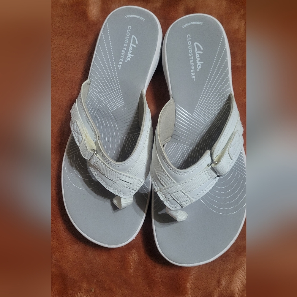 Clarks Women's Cream Sandals